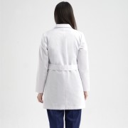 Anade-batas-medicas-corta-entallada-mujer-46DB-48000-pid1379-4